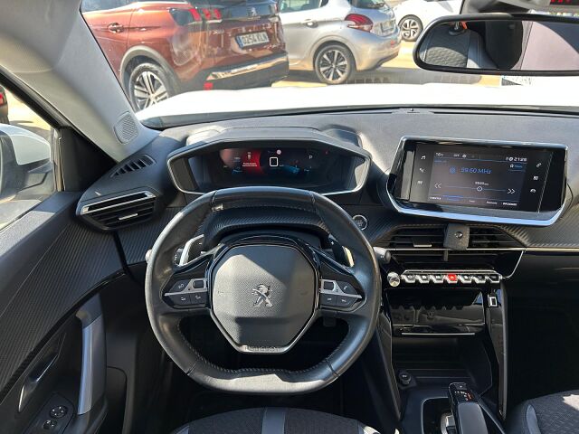 PEUGEOT 2008 ALLURE 1.2 E-THP AUTO SPANISH LHD IN SPAIN 39000 MILES SUPERB 2020